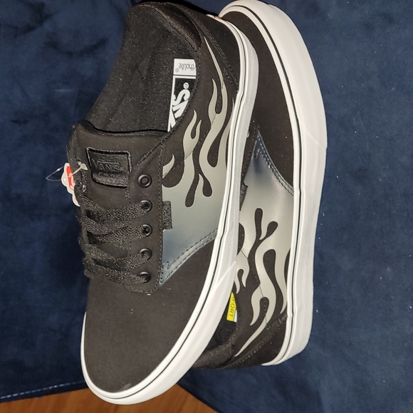 New Vans Atwood Faded Flame Deluxe sizes 8.5,11,11.5 and 12 - Picture 2 of 6